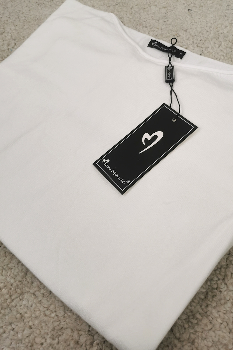 Abbigliamento over sale