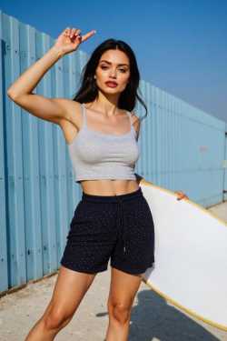 ABBIGLIAMENTO - Top crop con coppe