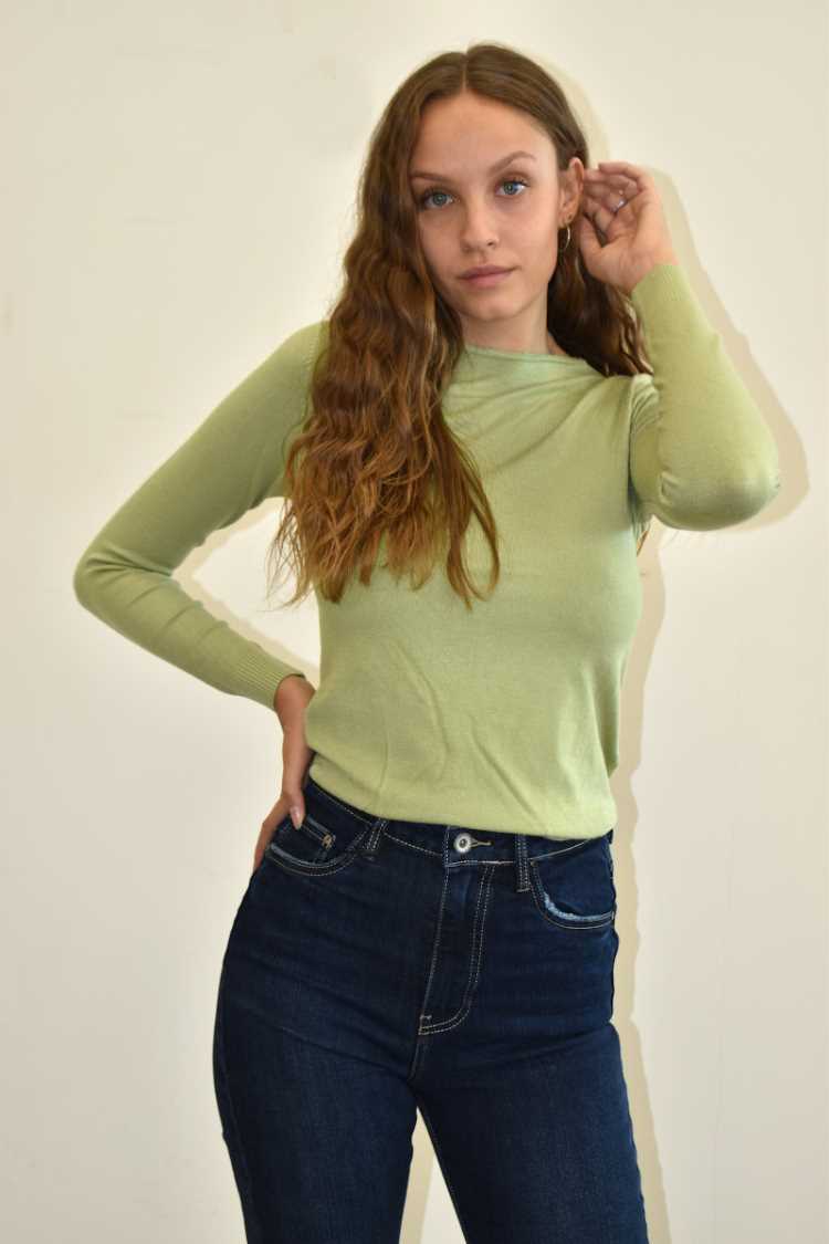 Maglia semplice collo largo