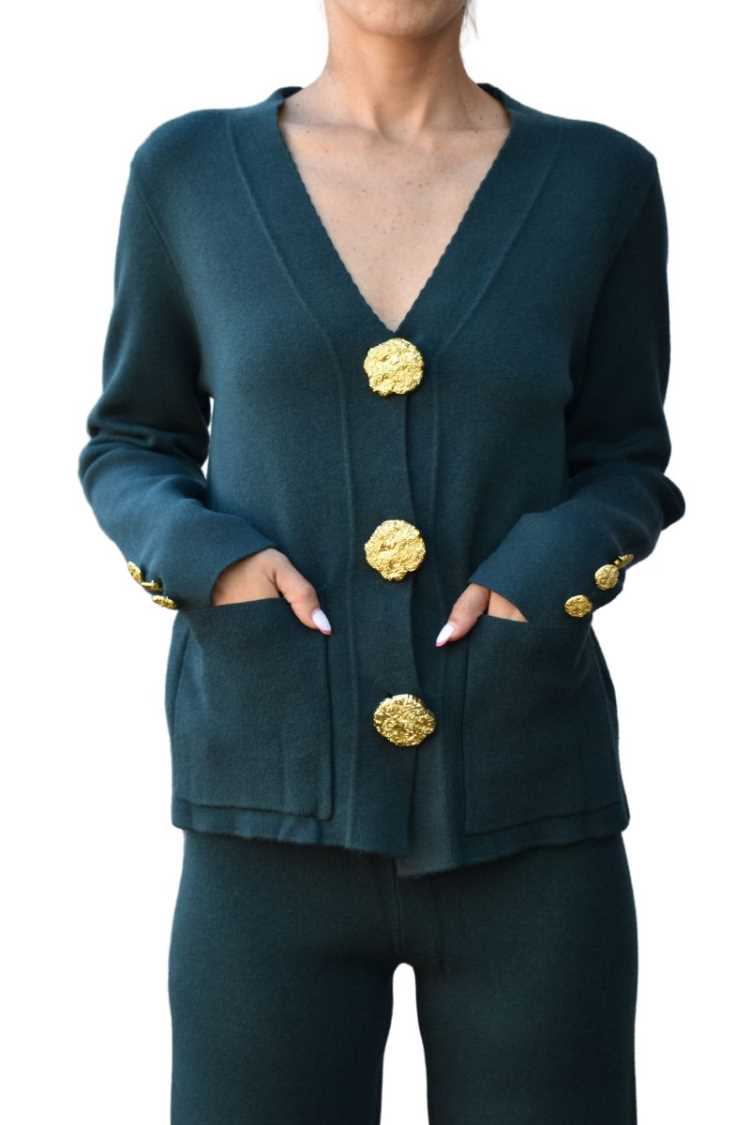 Maglia con bottoni grandi