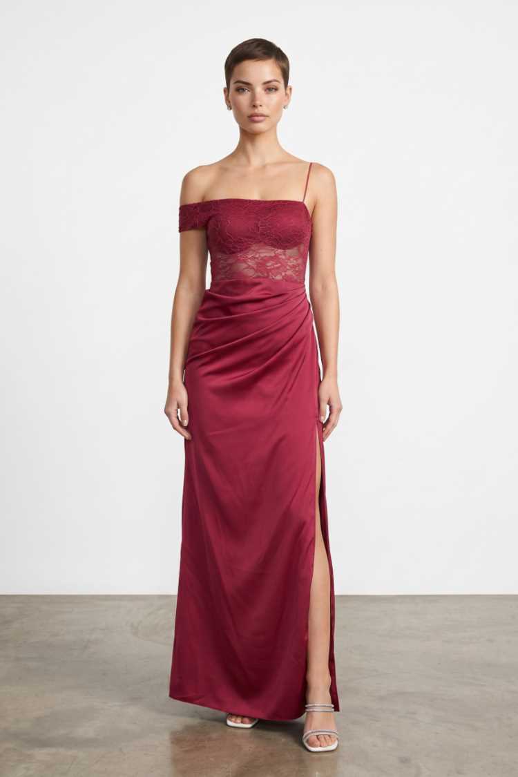 Abito con pizzo