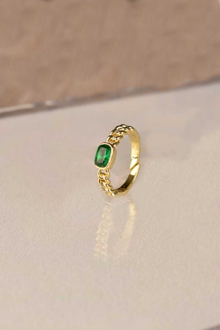 Anello con pietra